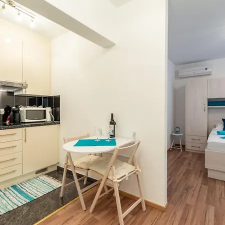 Palma -studio With Balcony And Sea View Mali דירה Stanici
