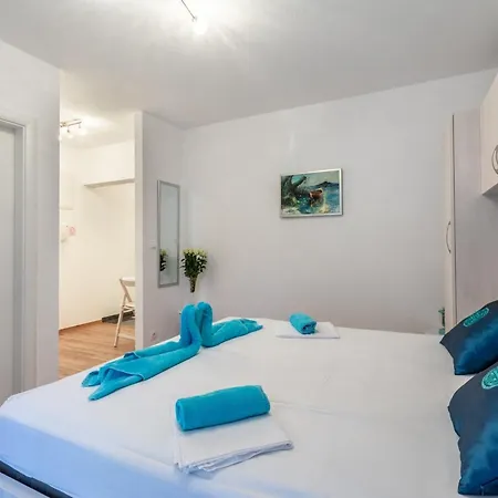 Palma -studio With Balcony And Sea View Mali דירה